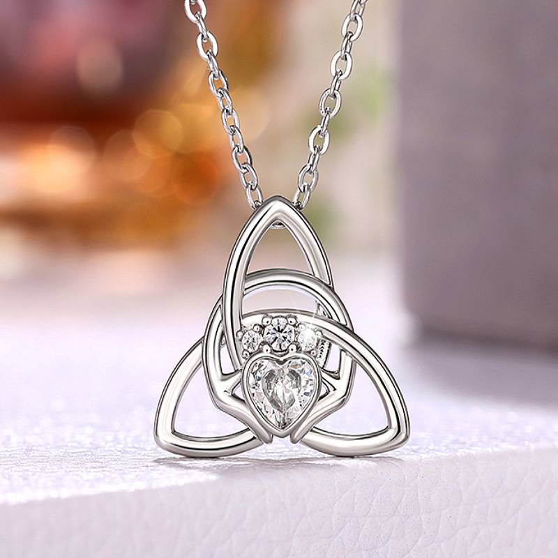 Huitan Heart Series Women Necklace Inlaid Shiny CZ Romantic Wedding Anniversary Engagement Accessories Love Jewelry
