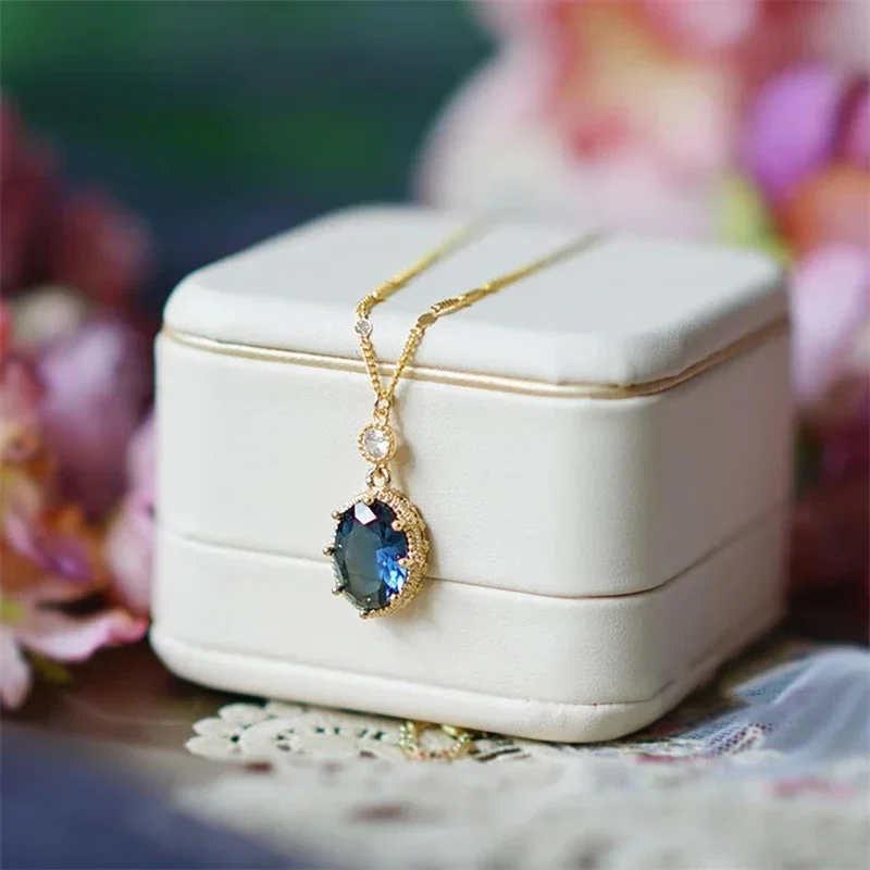 Huitan Simple and Elegant Oval Blue Stone Pendant Necklace Gorgeous Wedding Bridal Accessories Fashion Jewelry for Women