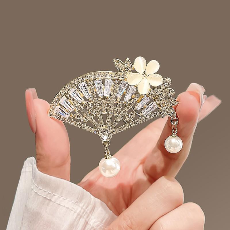 1PCS Chinese Style Fashion Luxury Rhinestone Fan-Shaped Brooches For Women Clothing Coat Accessories