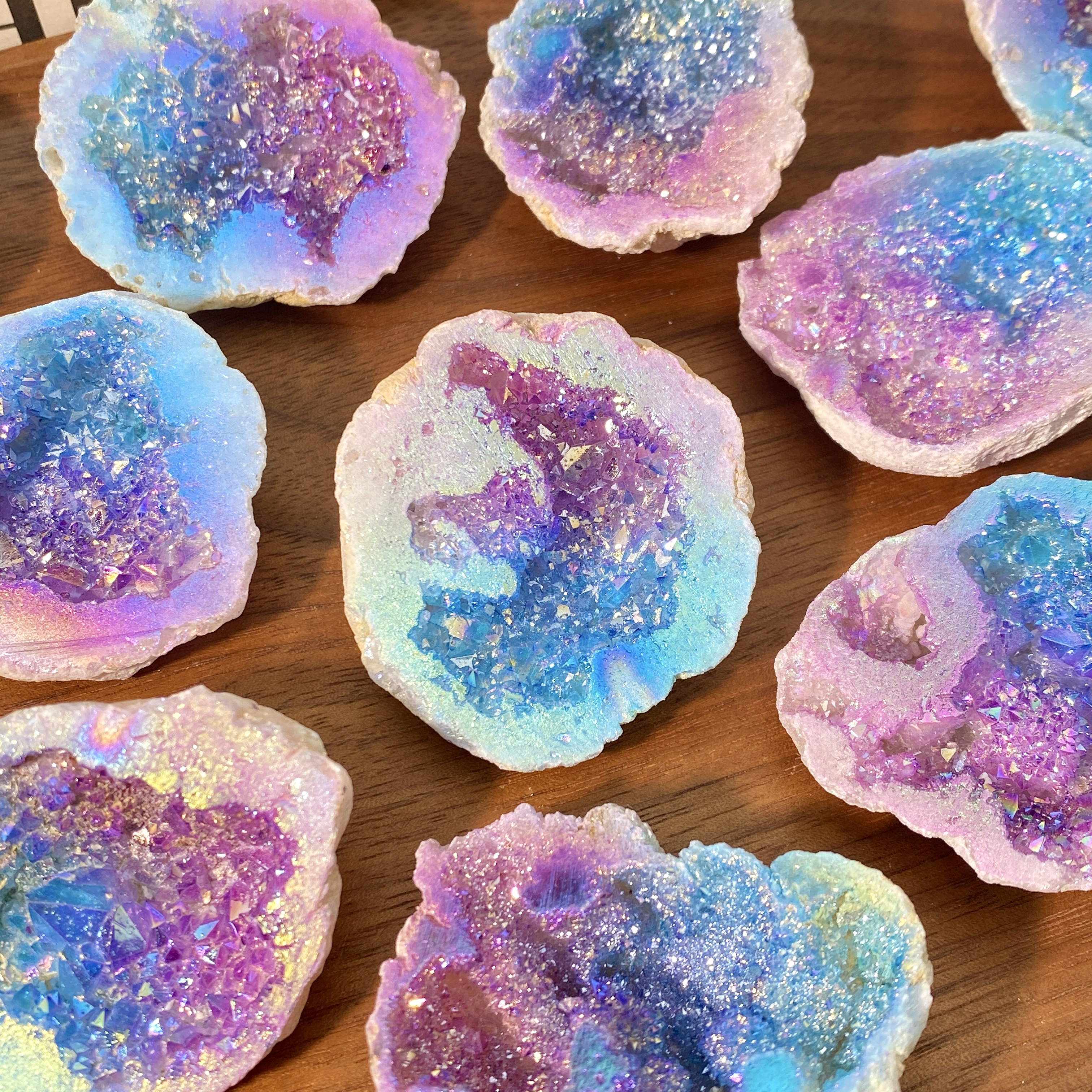 1PC High Quality Random Aura White Agate Natural Crystal Raw Stone, Plated Blue & Purple Rock Crystal, Birthday Gift,Women Gift.