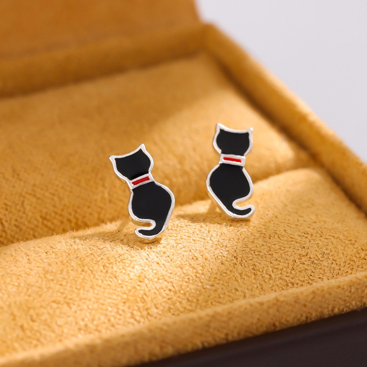 New Personality Black Epoxy Fashion Style Jewelry 925 Sterling Silver Cute Cat Sweet Animal Stud Earrings E036
