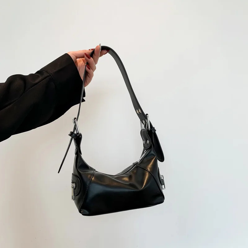New women's armpit bag retro shoulder bag leather zipper handbag