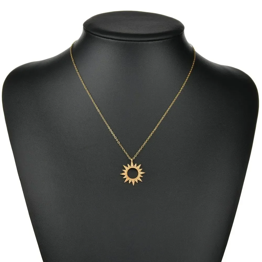 Women's Fashion Elegant Simple Style Sunflower Pendant Necklac Jewelry Accessory