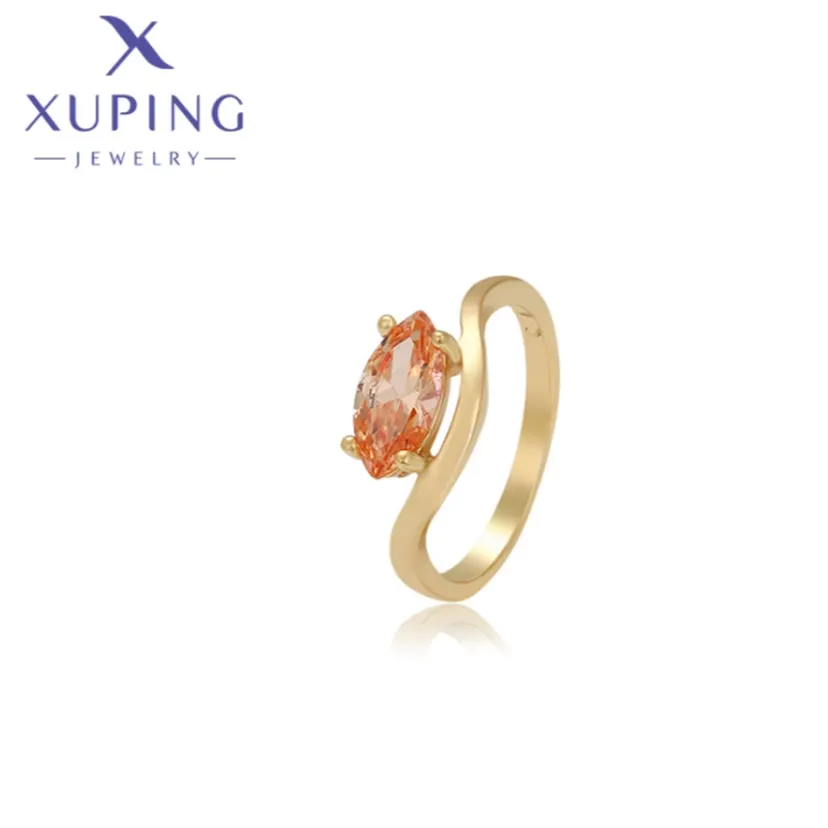 Xuping Jewelry Hot Items European Light Gold Color Couple Rings for Women Wedding Party A00918259