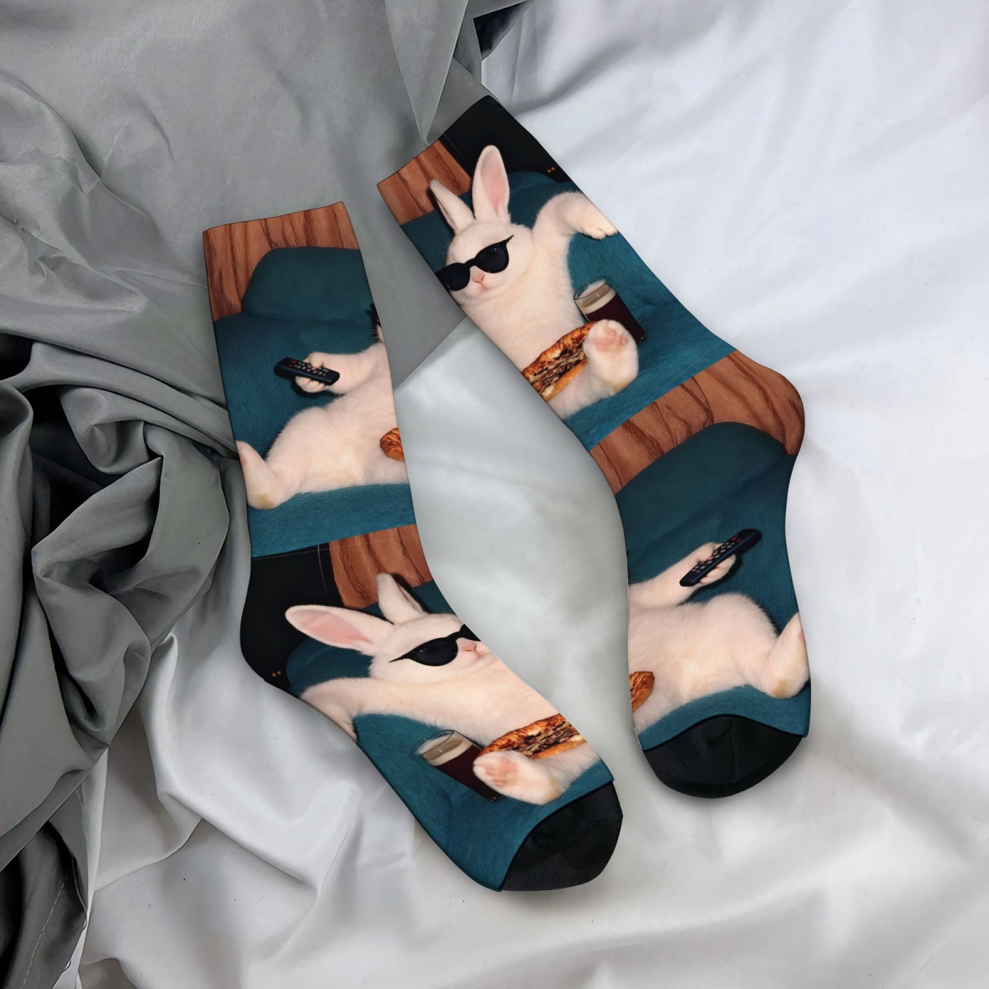 Colorful Abstract Art Crack Socks Novelty Funny Men's Socks Retro Street Hip-Hop Fashion Socks Outdoor Casual Sports Socks