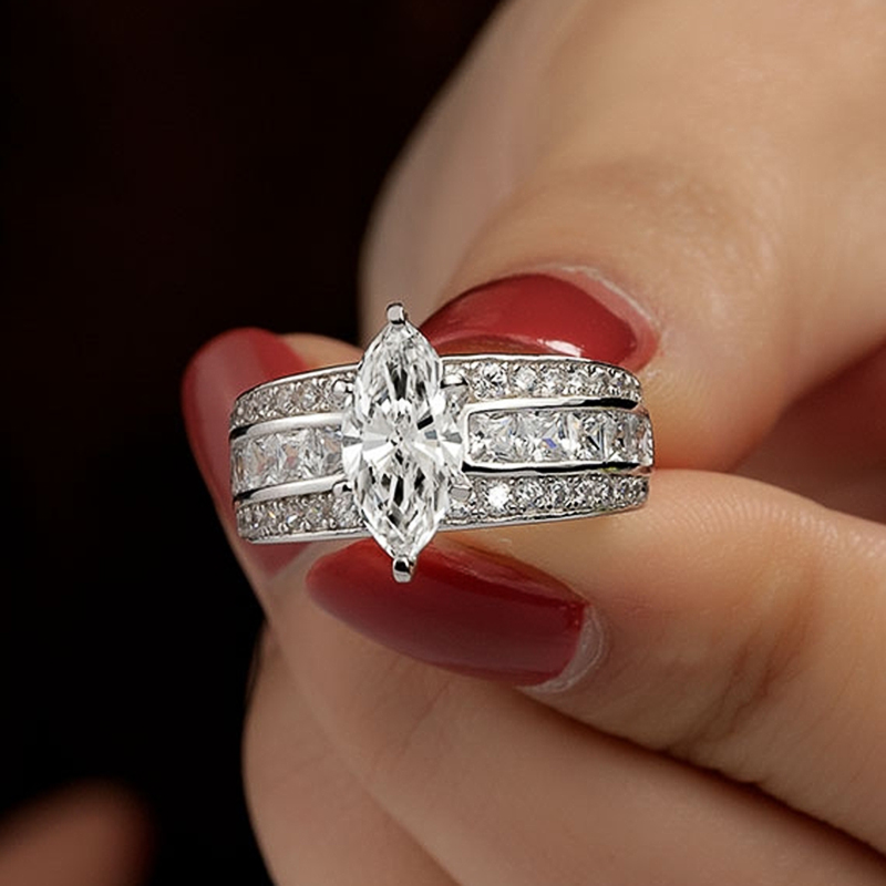 Huitan Marquise Crystal Cubic Zirconia Rings Luxury Wedding Accessories for Women Modern Fashion Design Female Jewelry Hot Sale