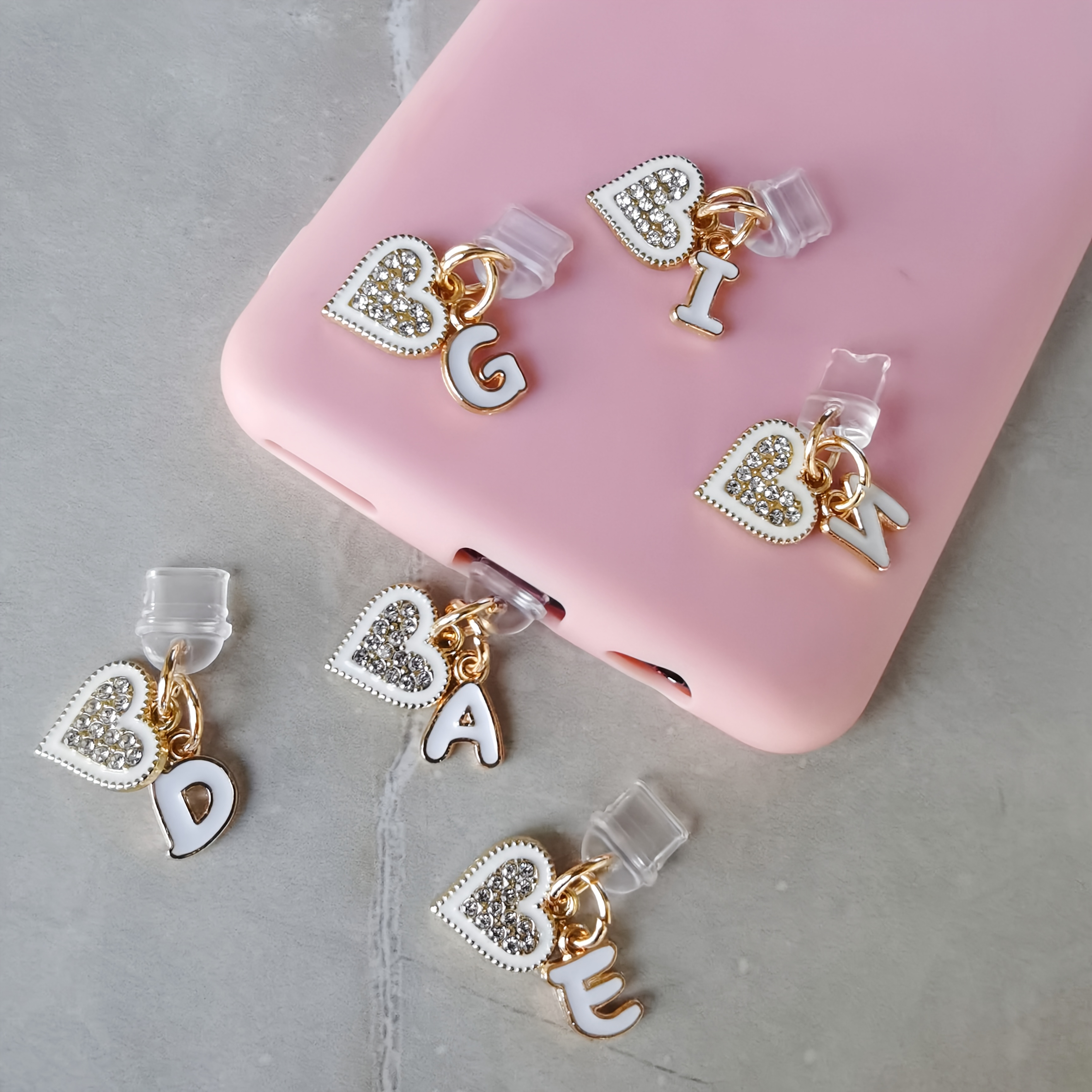 1 Piece of Light Luxury Sparkling Diamond Letter Heart-Shaped Phone Dust Plug Protective Decorative Accessory, DIY English Letter