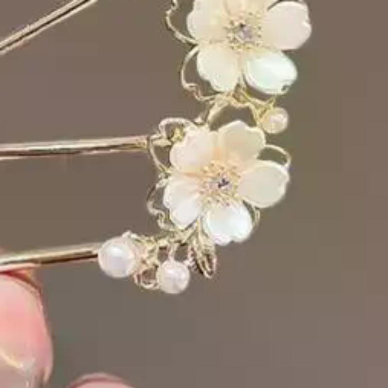 1Pcs Elegant Pearl Flower Hair Combs Pins French Retro Bun Hair Accessories Women Daily U-shaped Hairpin Alloy Hair Clasp〔CC55〕