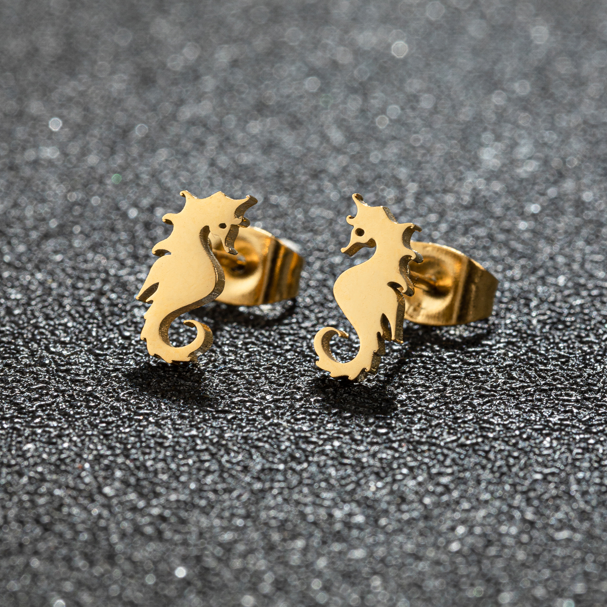 1Pair Lovely Stainless Steel Seahorse Studs Earrings Cute Small Animal Earring for Girls Female Ehnic Earrings 2026