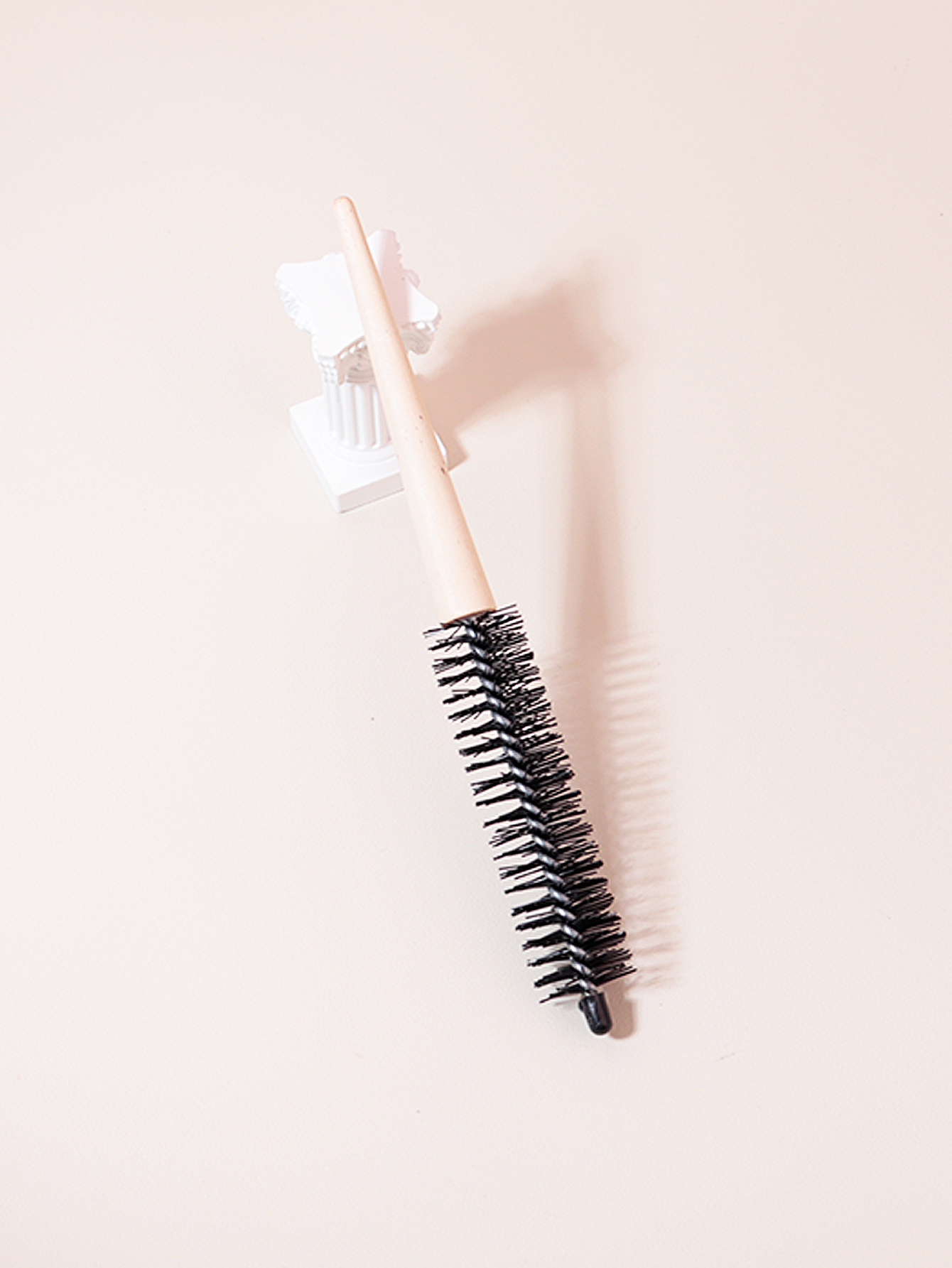 Mini round hair brush, suitable for short hair, bangs, beard, curly hair accessories, massage combs, salon curly hair combs