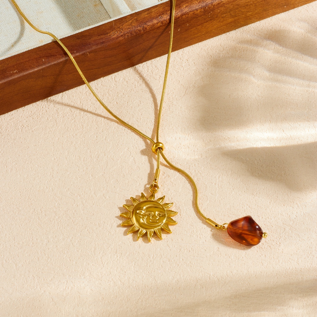 Stainless Steel Golden Sun Irregular Amber Resin Adjustable Long Pendant Necklace Lady Trend Sweater Chain Jewelry