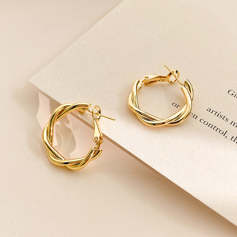 DREJEW New Circle Twine Twists Hoop Earring for Women Simple Temperament Hyperbole Gold Color Metal Ear Jewelry