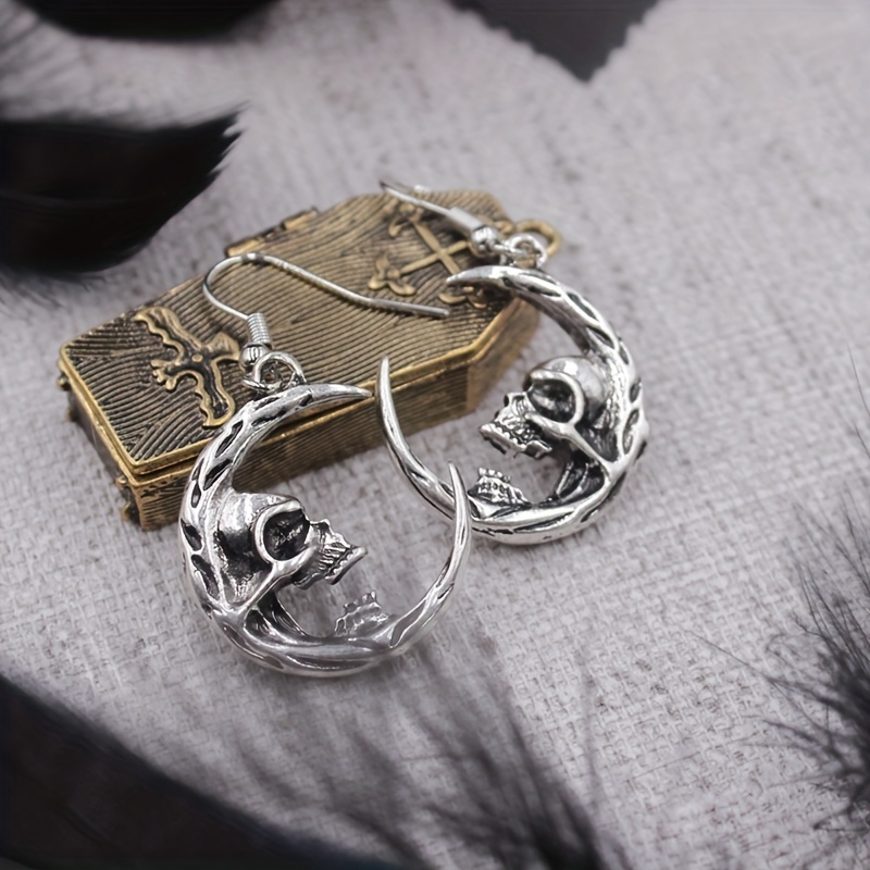1 pair of fashionable Gothic dark style retro trend half skull face crescent earrings pendant