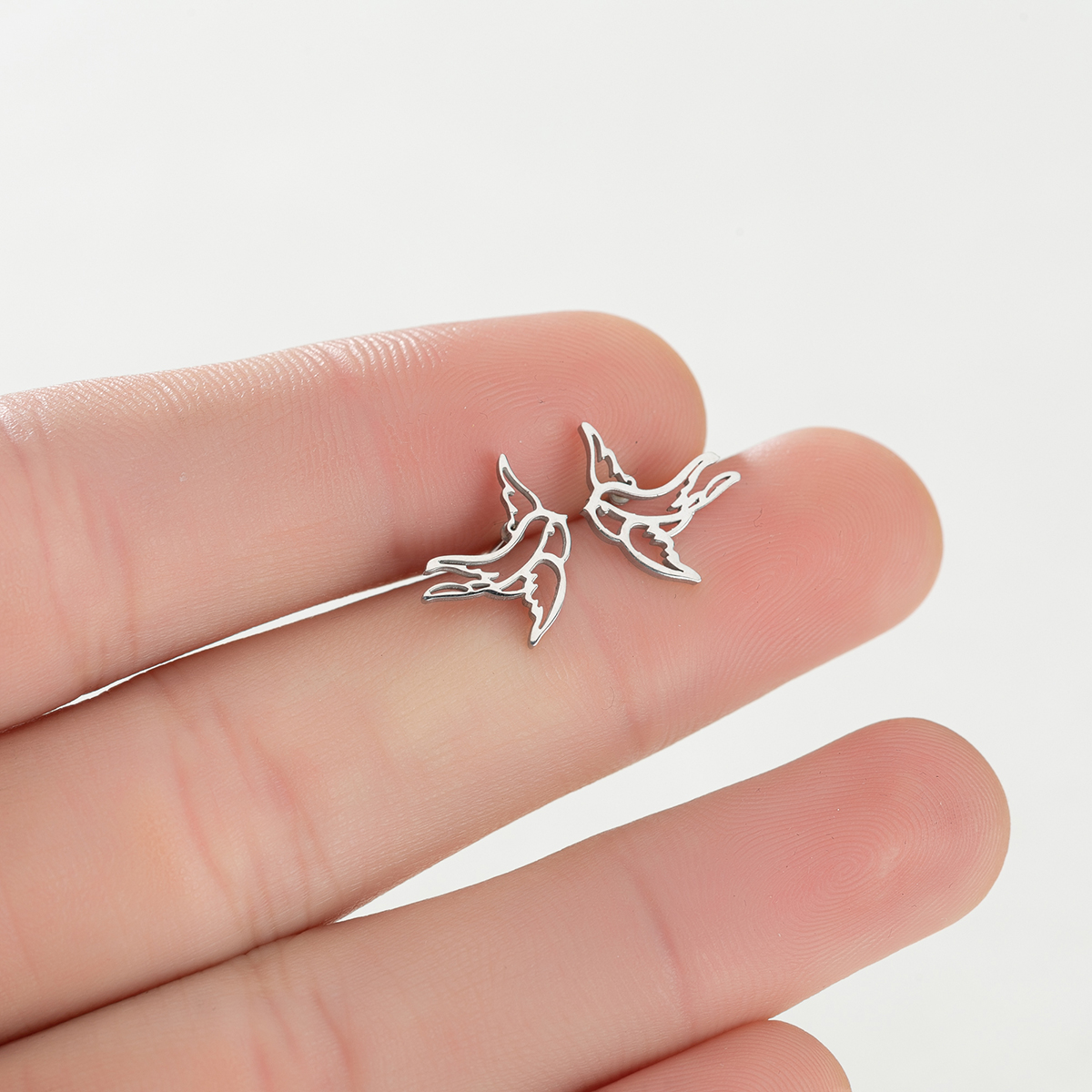 1Pair Stainless Steel Swallow Earings Small Birds Pendant Animal Jewelry for Women Cute Hummingbird Ear Studs