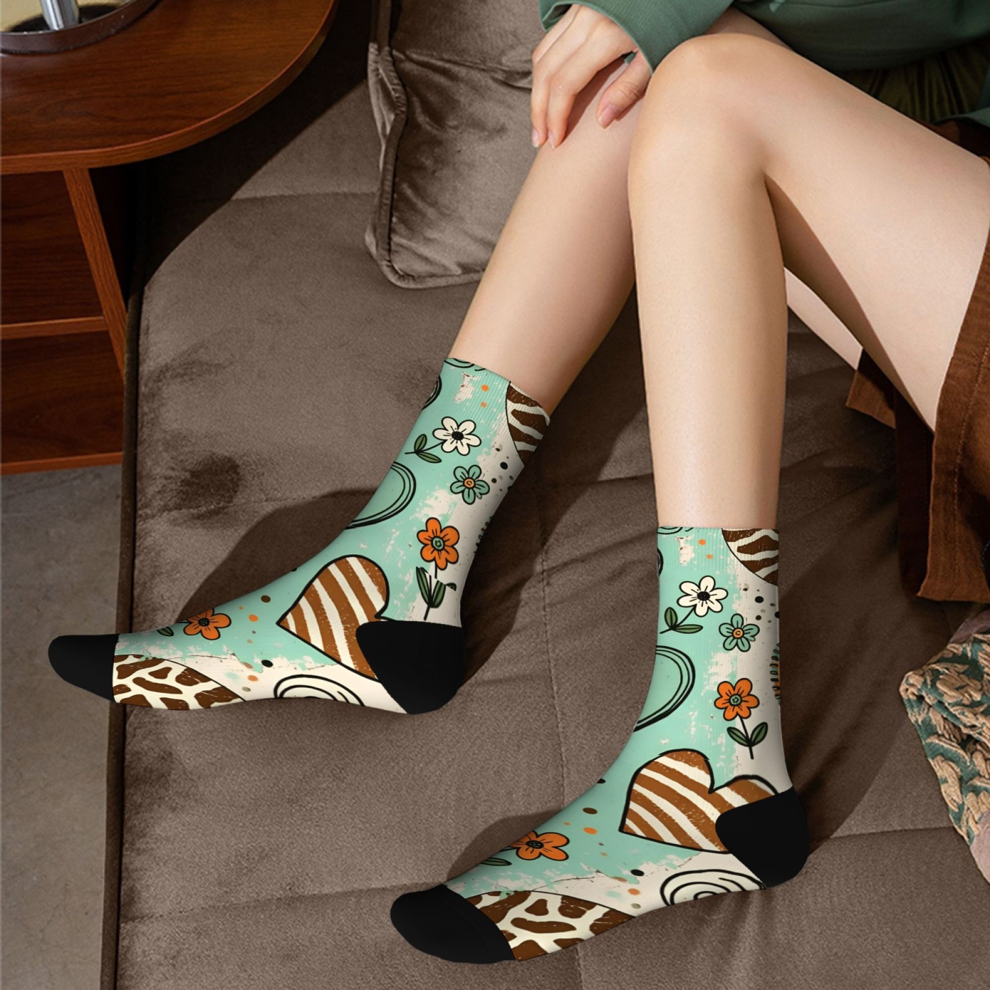 Harajuku Retro Socks for Women Pop Art Colorful Floral Love Pattern Comfortable Hip Hop Street Socks Funky Fashion Socks