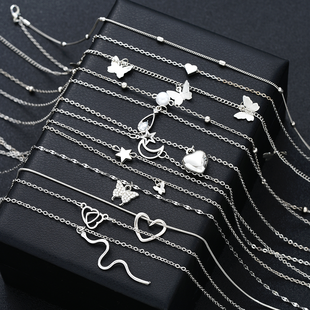 12 Pcs Heart Pendant Necklaces Set for Women Simple Butterfly Star Moon Heart Design Pearl Necklace Daily Vacation Wear Jewelry