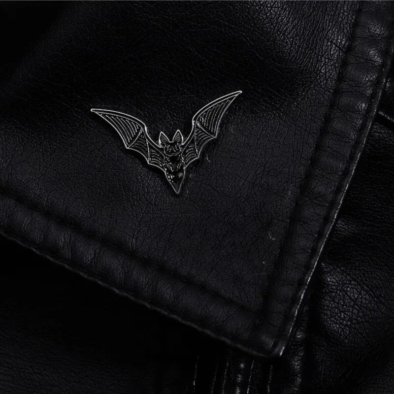 1pc Children's Halloween New Creative Animal Black Bat Shaped Alloy Brooch Personalized Clothing & Bag & Hat Decor Badge