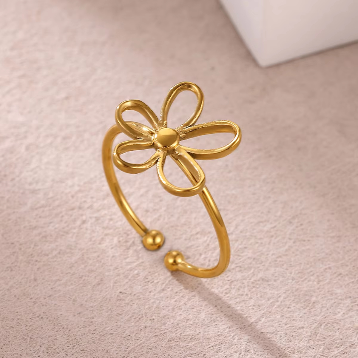 Stainless Steel Hollow Flower Rings for Women Men Gold Color Petal Plant Open Ring Wedding Couple Fashion Jewelry Party pen gpt