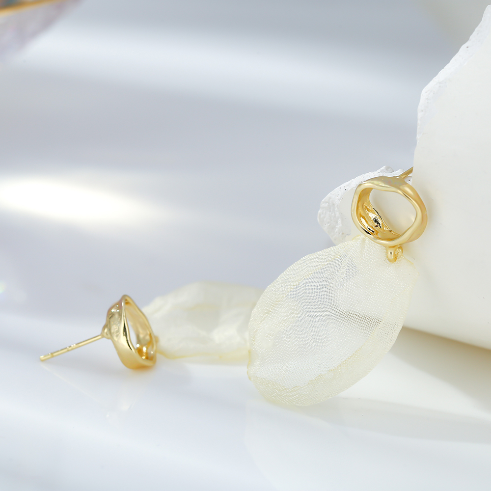 【Happy LifeStore】Bohemian Chiffon Stud Earrings Korean Sweet Metal Earrings Zinc Jewelry Bijoux Femme New Accessories 2023