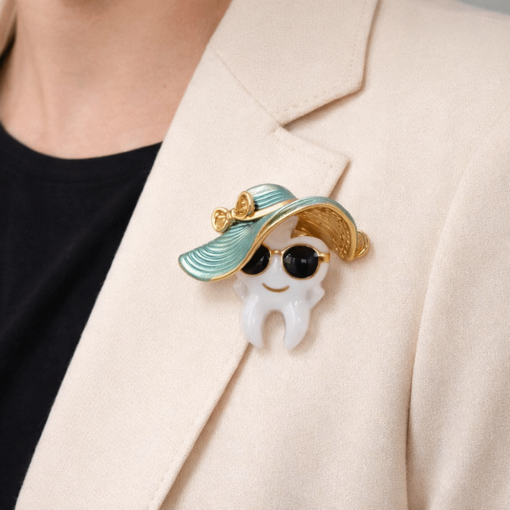 Fashion Zinc Alloy Cool Tooth Brooch Cartoon Cute Pin Badge Anti-slip Decorative Hat Brooch Holiday Party