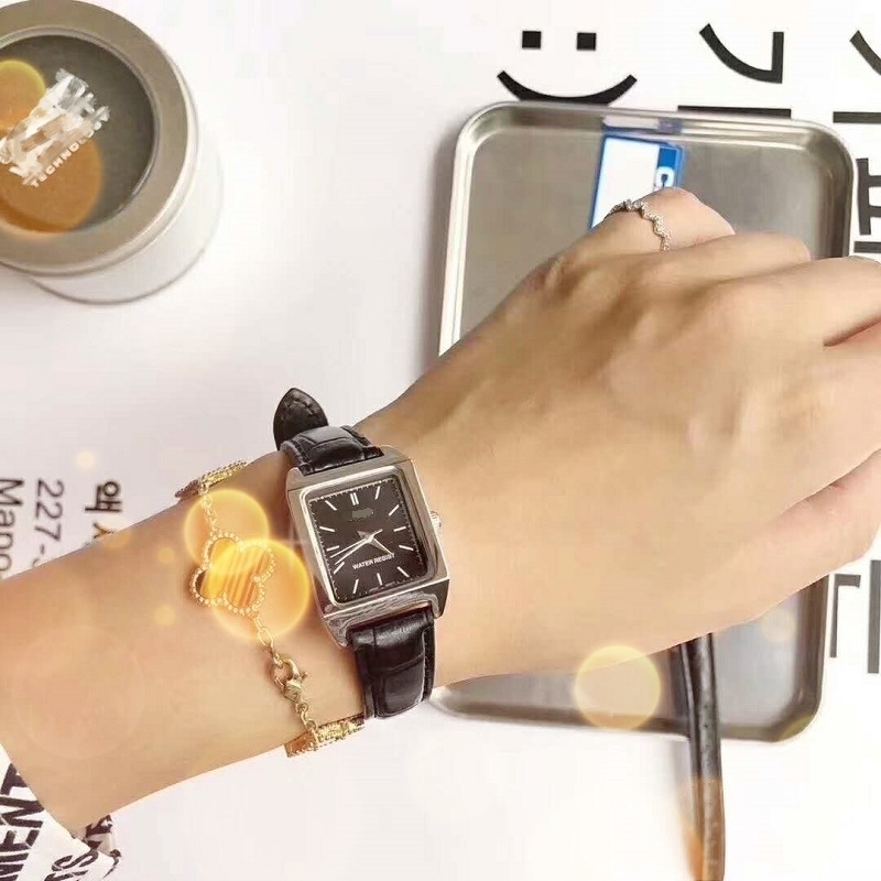 2025 New Women's Watch for WeChat Official Accounts Traffic Generation - Small Square Design, Casual Square Strap Quartz Watch for Ladies