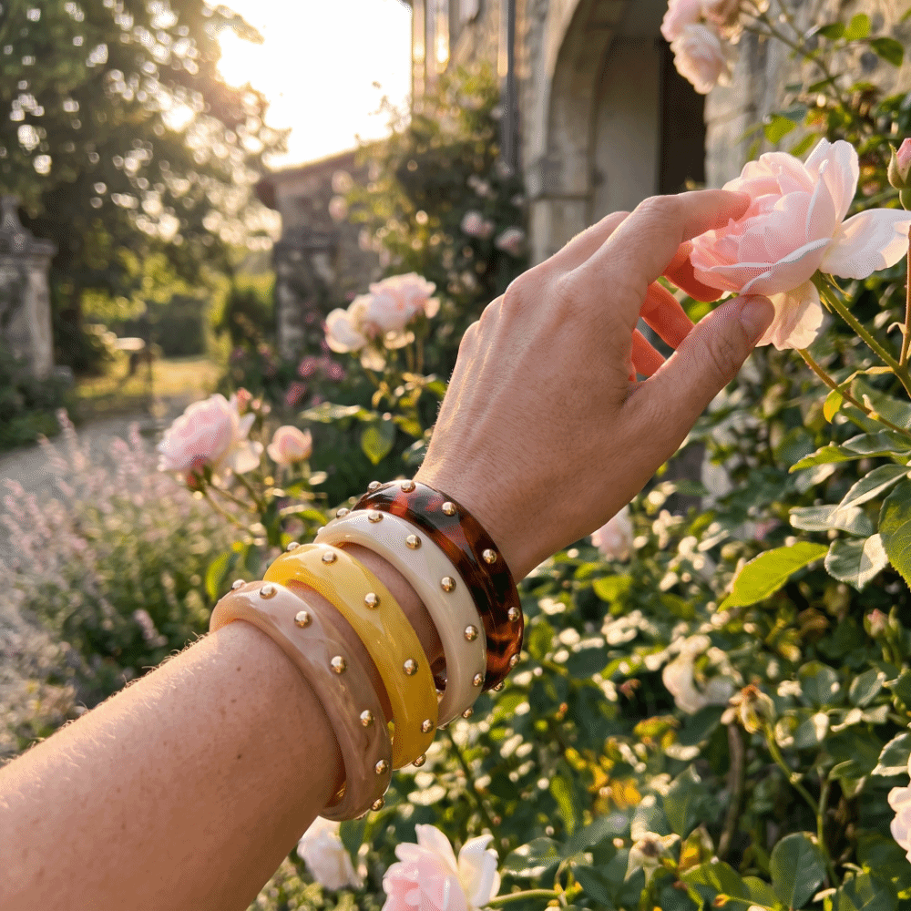 Vintage Beads Wide Resin Bracelet Solid Color Chunky Design Stackable Bangle Round Shape Lightweight Wrist Jewelry Casual Style