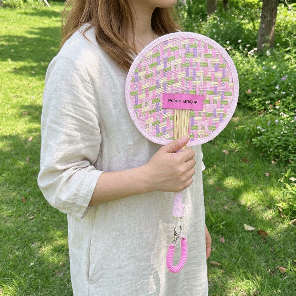 Lightweight Handmade Straw Woven Fan Round Portable Cattail Fan Eco-friendly with Wristband Handheld Fans Photo Prop