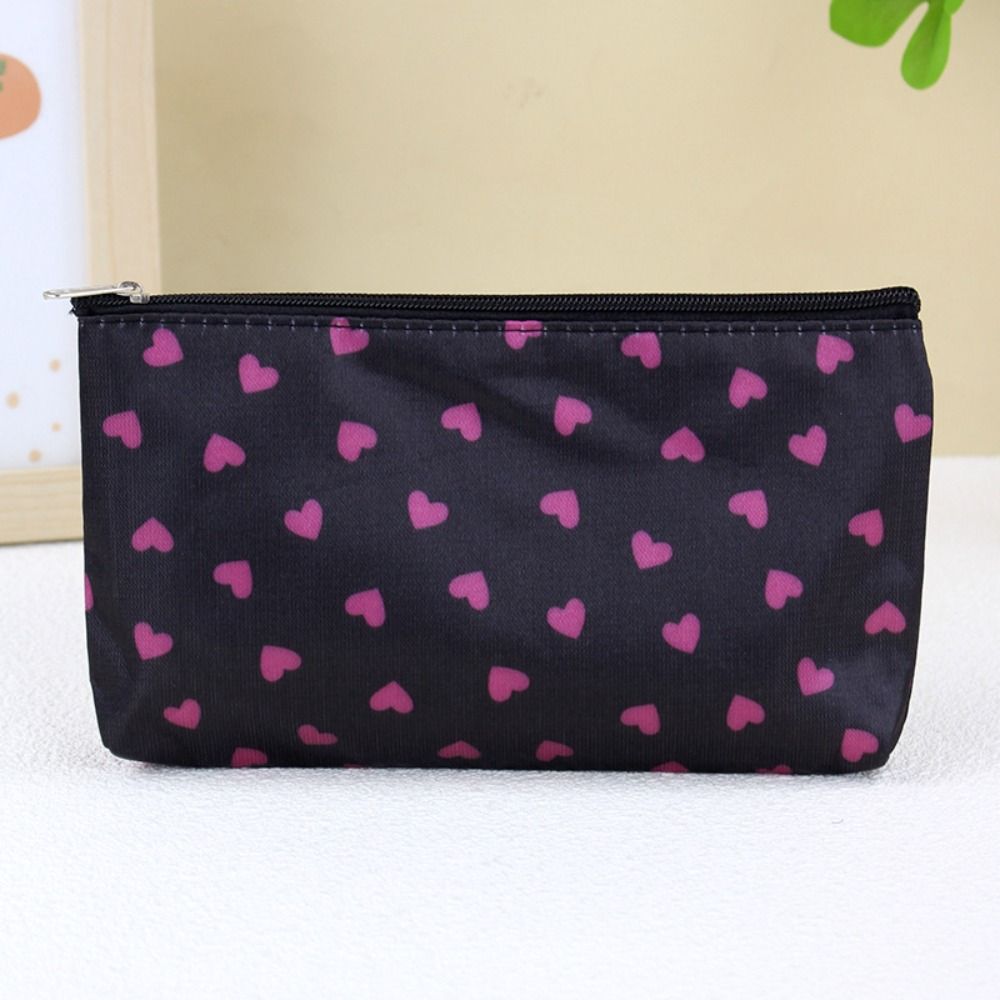 Portable Heart Pattern Makeup Bag Fashion Design Large-Capacity Cosmetics Storage Box Space Saving Zippered Toiletry Storage Bag Outdoor