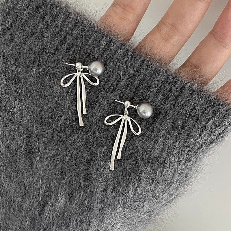 【Quality certifications】Cold and cheerless feeling bow gray pearl long earrings women's one pair without ear painless ear clip