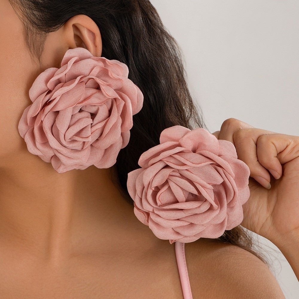 1 Pair Fashion Elegant Rose Flower Stud Earrings Large Fabric Simulation Petals Earrings Simulation Petals Rose Flower Statement Pierced Earrings Women Jewelry