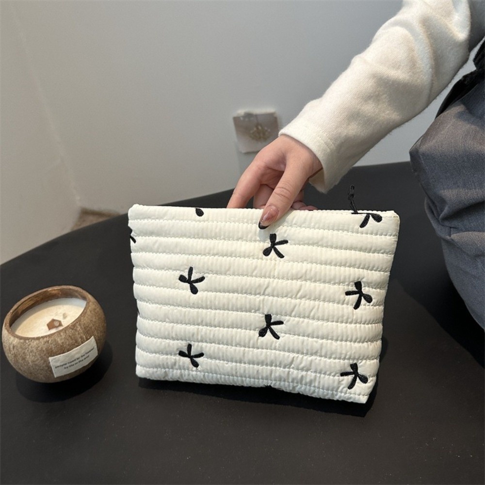 Portable Embroidery Bow Cosmetic Bag Quilted Multi-functional Toiletry Bag Cloth with Zipper Sanitary Napkin Storage Bag Trave