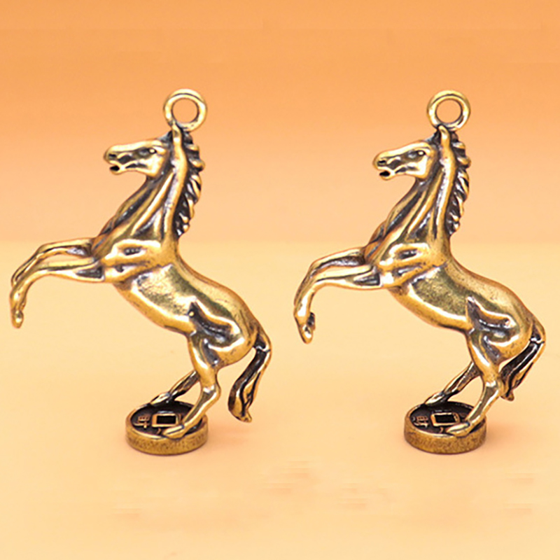 1Pc Mini Vintage Brass Ornaments Figurines Running Horse Statue Car Key Chain Pendant Office Desktop Decorations Craft Gift 5a63