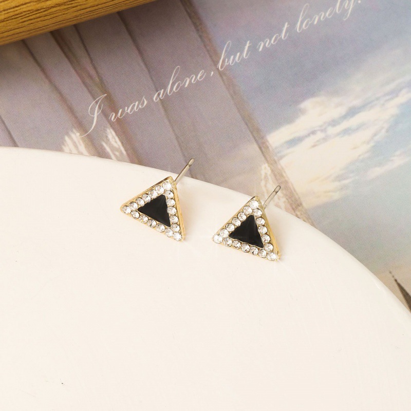 【New Arrivals】Simple Geometric Mini Triangle Black Small Ear Stud Elegant All-match Earrings for Women