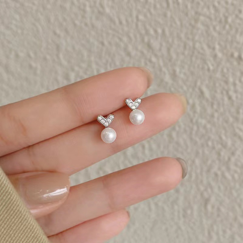 are low- Now don't Pearl Earrings Women's Small Spring and Summer Heart-shaped Earrings 2022 New Fashion Student Earrings