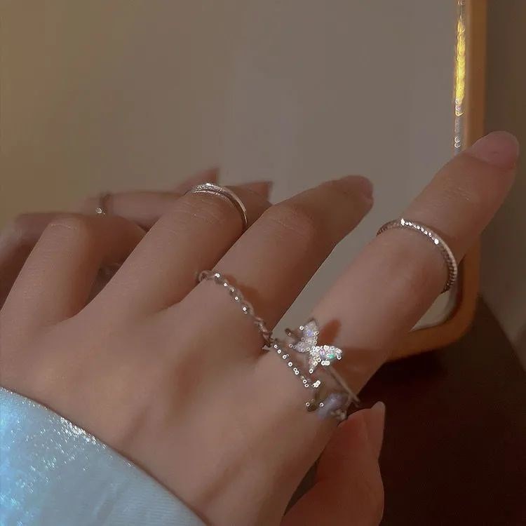 【Top-notch quality】Super Fairy Butterfly Twisted Four-piece Ring Women's Light Luxury Niche Simple Design Fashionable Personality Elegant