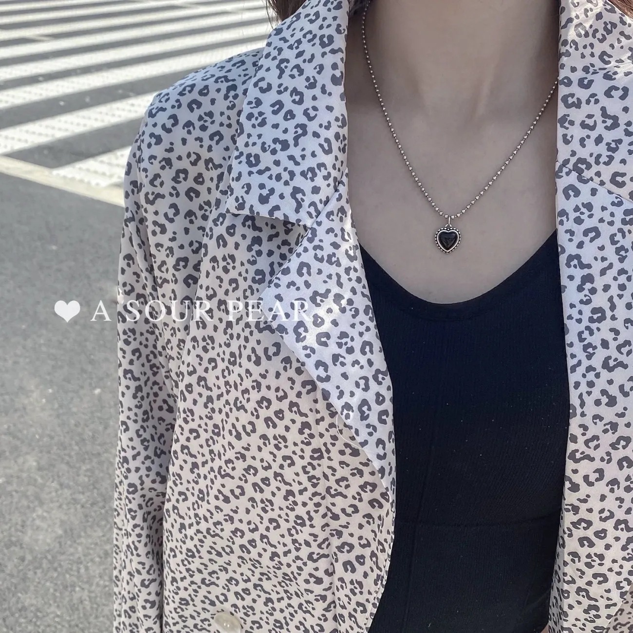 【New Arrivals】Black Love Necklace Women's Light Luxury Niche Design Girl Accessories Collarbone Chain Long Simple Elegant Sweat Chain