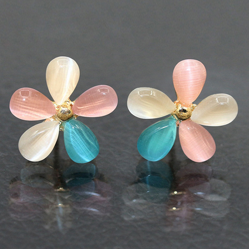 【New Arrivals】Cute cat's eye stone flower earrings female Korean version of five petal flower small fresh earrings Amoy mixed batch