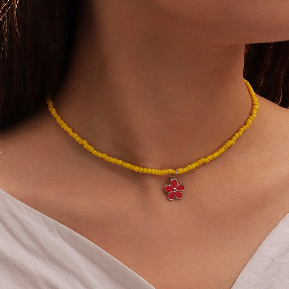 Yuanyan New Bohemia Seed Beads Strand Intinal Necklace For Women String Beaded Short Choker Flower Pendant Necklace Jewelry Chokers Gift