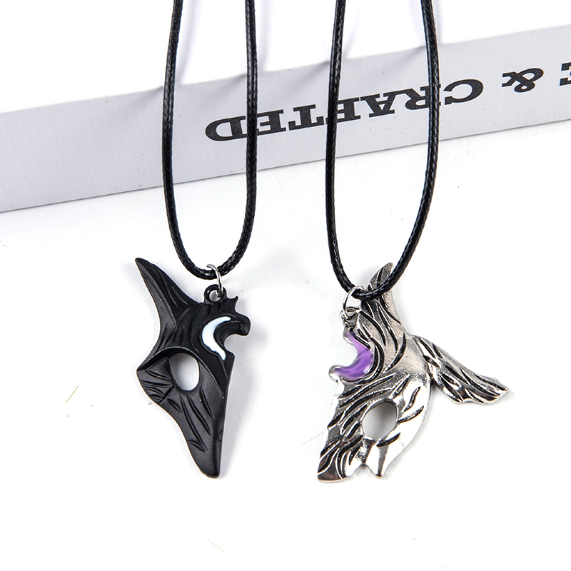 Yuanyan 1 Pair of Classic Game Couple Lover Necklace Kindred and Hunters Couples Pendant Necklaces Jewelry Accessories
