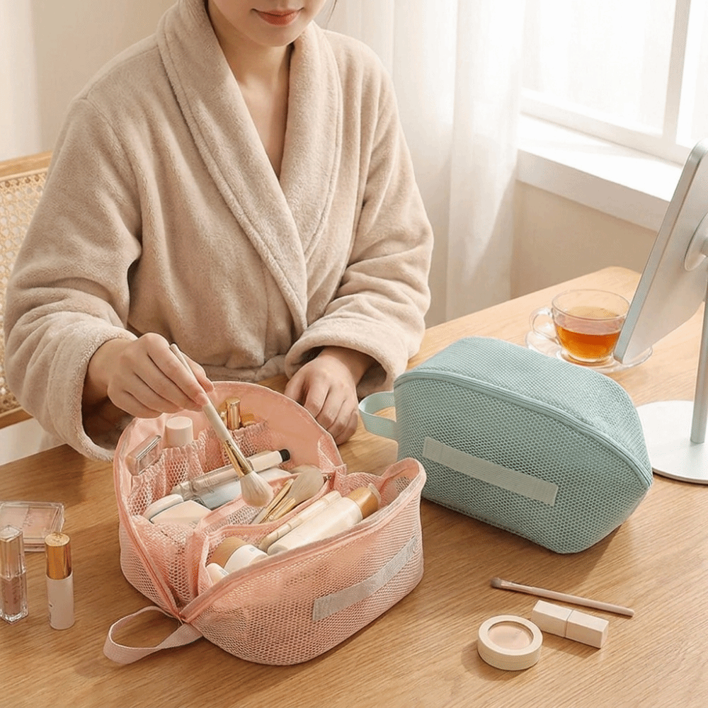 Fashion Cute Travel Makeup Bag Portable Large Capacity Toiletry Organizer Reusable Handheld Cosmetic Bags Casual Shopping