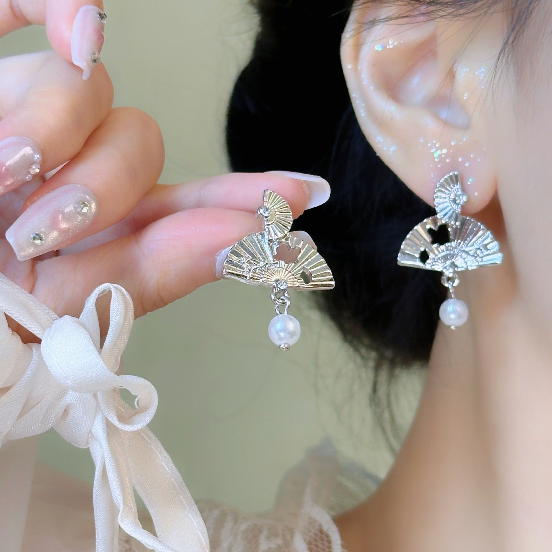 【Prices are low- Now don't beslow】National Fashion Chinese Style National Style Earrings Women's Antique Style Please Cold Feeling Earrings Fan-shaped Retro Fan Ear Clip