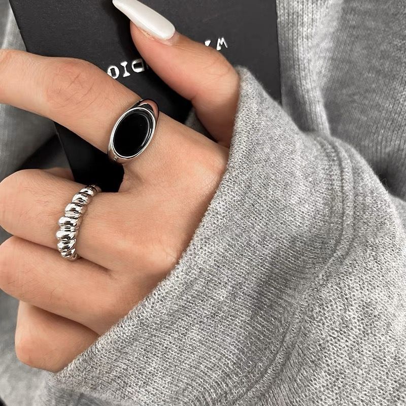 【New Arrivals】Vintage Black Twist Ring Female Niche Design Light Luxury Cool Style Simple Finger Ring Male Fashion Personality