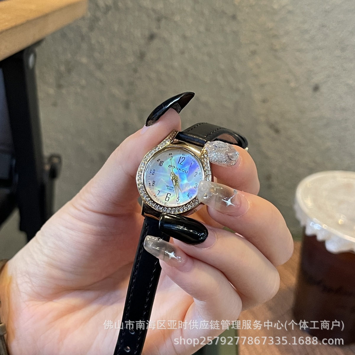【Innovative design】New Retro Rainbow Watch for Women - Compact, Stylish, and Trending for High School and College Students. Simple and Fashionable, Perfect for the Aesthetic Lifestyle. Features a Minimalist Design Inspired by Instagram Influencers.