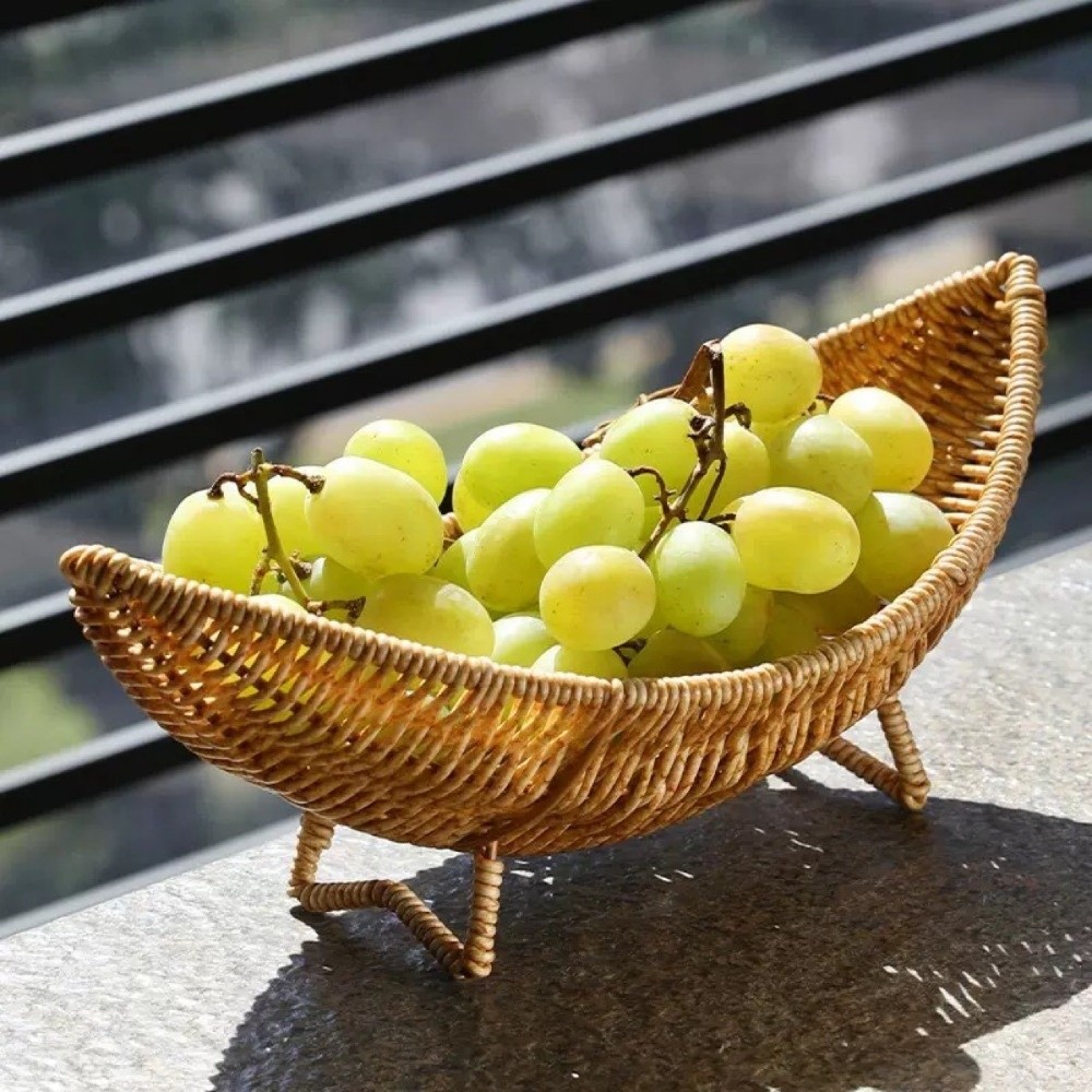 Creative Large Capacity Plastic Hand-Woven Basket Hollow Drain Moisture Proof Cosmetics Storage Basket Rustic Camping Tray Picnic Use