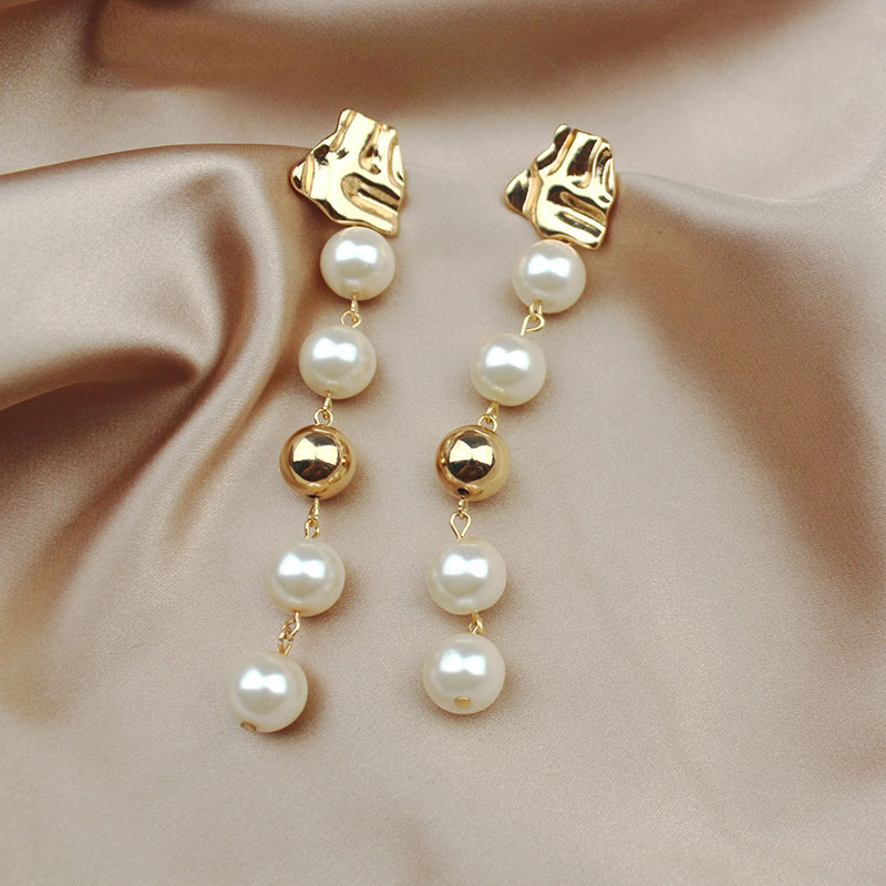 【Hongtai Store】Gold Color Irregular Metal Circle Ball Imitation Pearl Long Drop Earrings 2023 Korea New Alloy Drop Earring Party