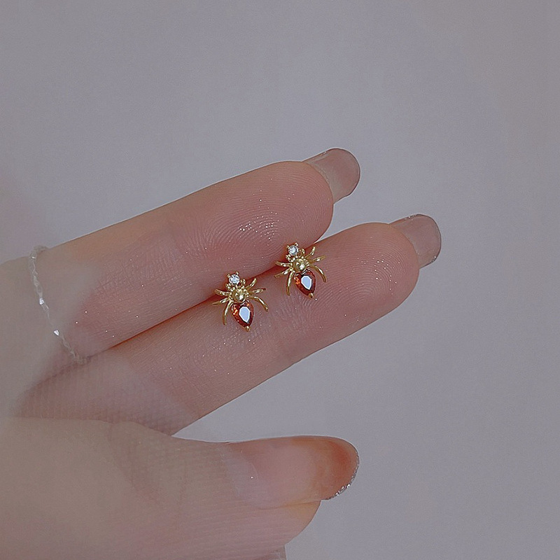 【Prices are low- don't beslow】Spider Love Earrings Female Personality Temperament Girls Dark Wind Insect Earrings Zircon Sweet Cool Cold Wind Earrings