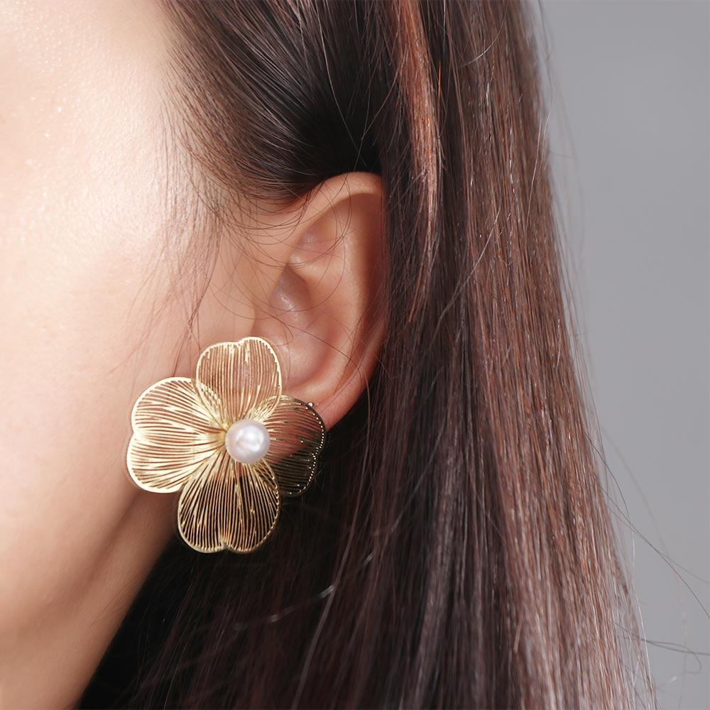 Hollow Metal Earrings Imitation Large Flower Earrings Romantic Elegant Elegant Hollow Flower Earrings Irregular Color Big Exaggerated Flower Earrings Party Jewelry