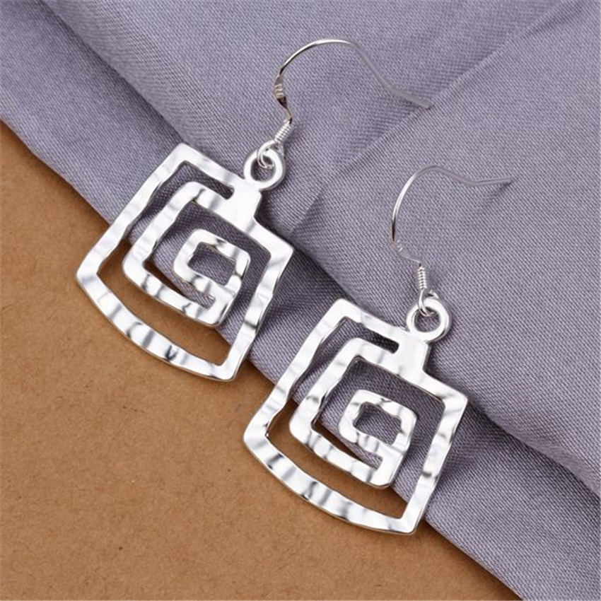 【Hongtai Store】Silver color noble elegant nice cute high quality earrings hot selling fashion classic wo lady silver