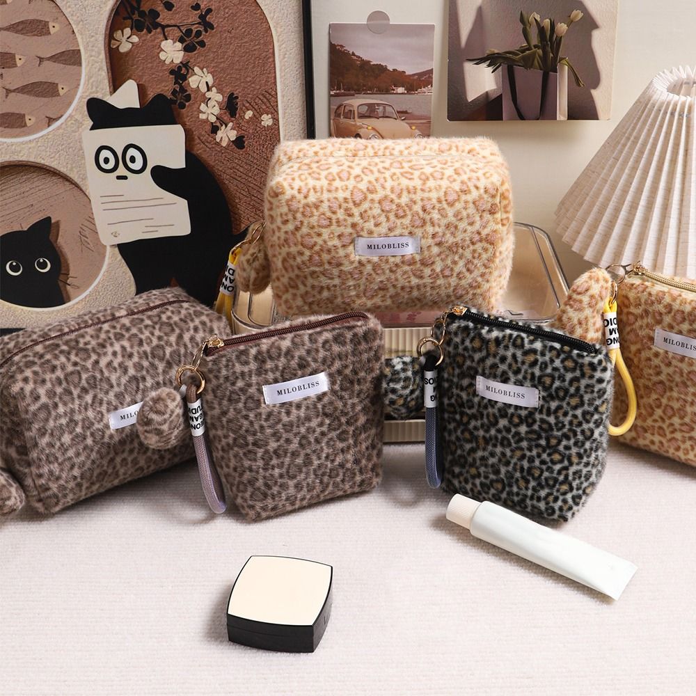 Retro Casual Women's Cosmetic Bag Large Capacity Portable Leopard Print Cosmetic Bag Leopard Print Pattern Lightweight Make Up Organizer Daily Use