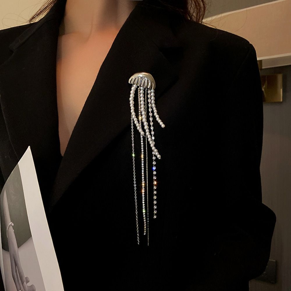 New Long Tassel Pearl Tassel Brooch Jewelry Accessories Silver Color Diamond-encrusted Brooch Pearl Tassel Design Exquisite Rhinestones Jellyfish Brooch